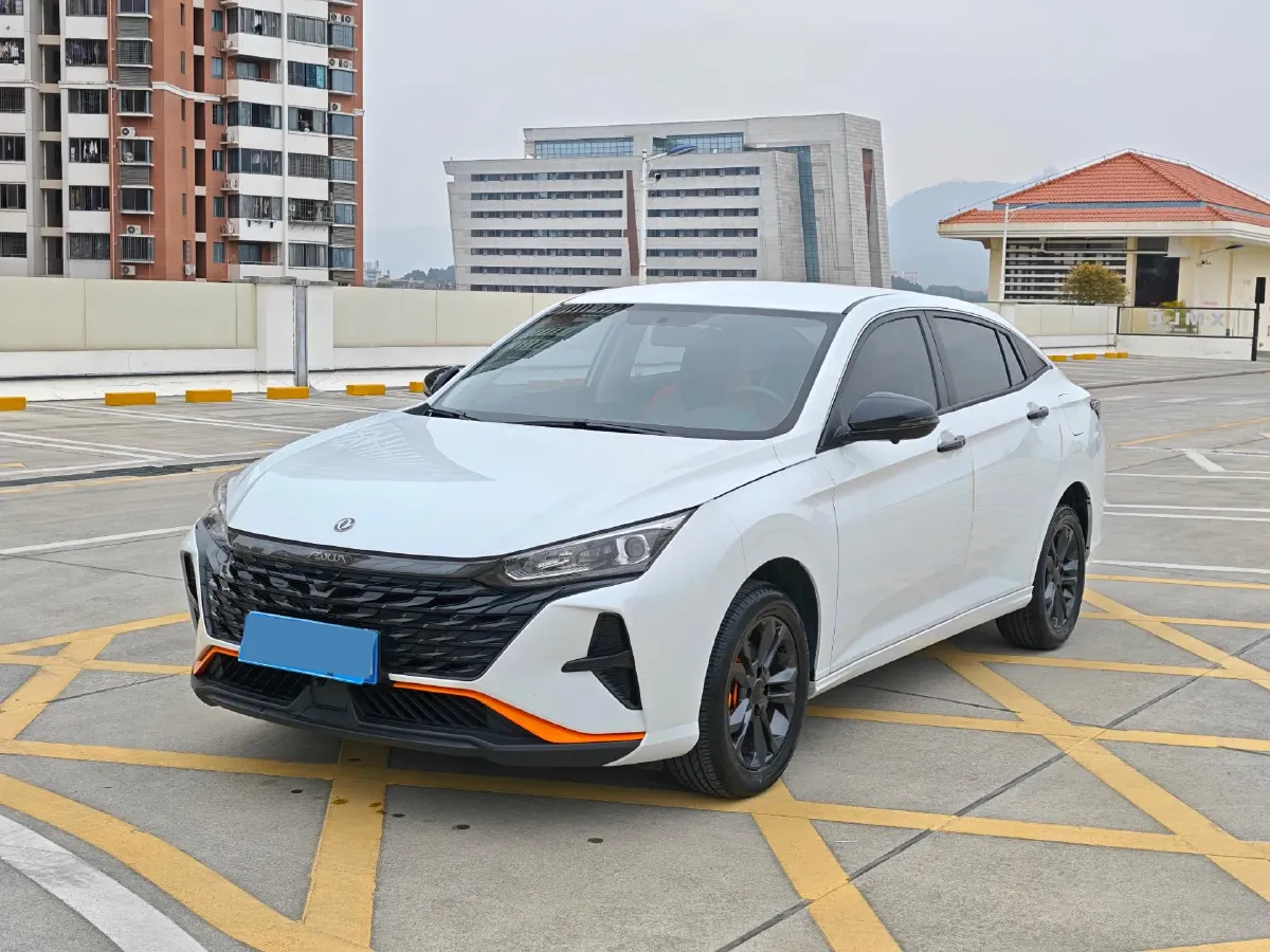 2023 DongFeng Aeolus YiXuan 1.5L 125HP L4 6DCT,autocango,china used car exporter,china ev exporter,chinese used car exporter,chinese used ev exporter