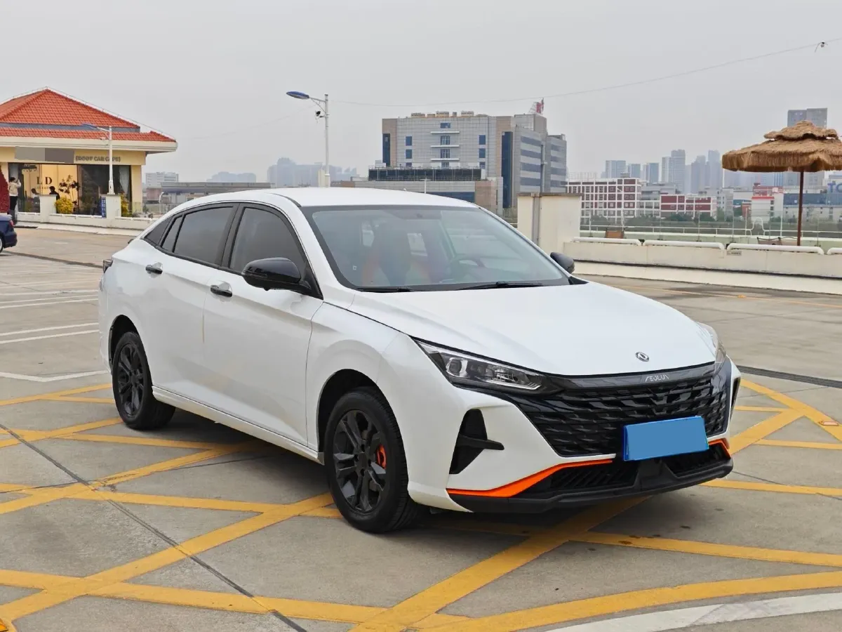 2023 DongFeng Aeolus YiXuan 1.5L 125HP L4 6DCT,autocango,china used car exporter,china ev exporter,chinese used car exporter,chinese used ev exporter