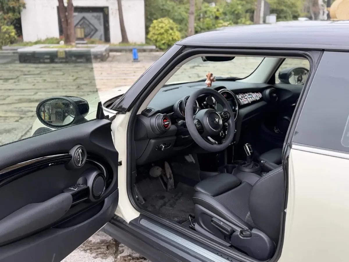 2020 MINI MINI 1.5T 136HP L3 7DCT,autocango,china used car exporter,china ev exporter,chinese used car exporter,chinese used ev exporter