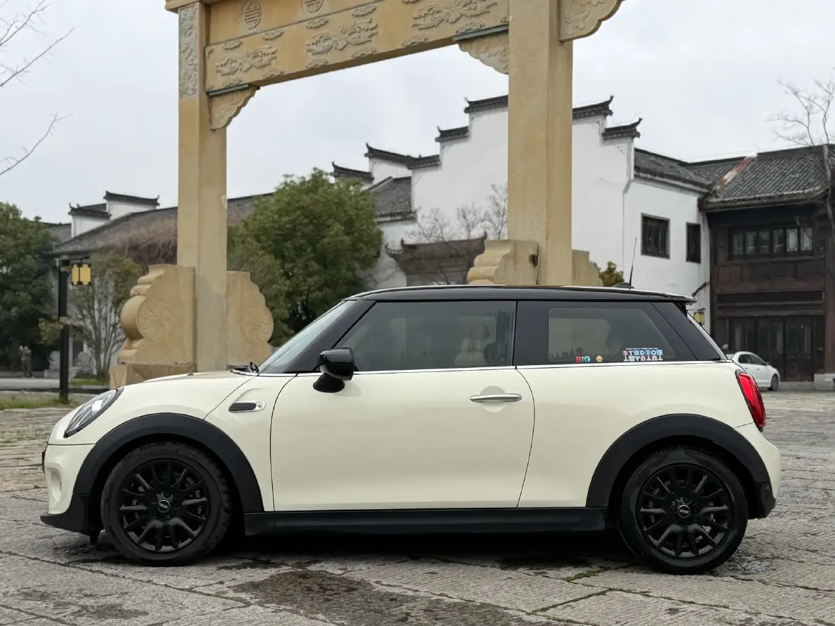 2020 MINI MINI 1.5T 136HP L3 7DCT,autocango,china used car exporter,china ev exporter,chinese used car exporter,chinese used ev exporter