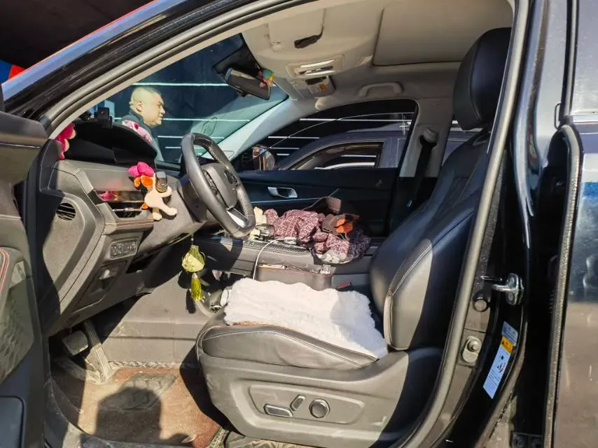 2021 ChangAn UNI-K 2.0T 233HP L4 8AT,autocango,china used car exporter,china ev exporter,chinese used car exporter,chinese used ev exporter