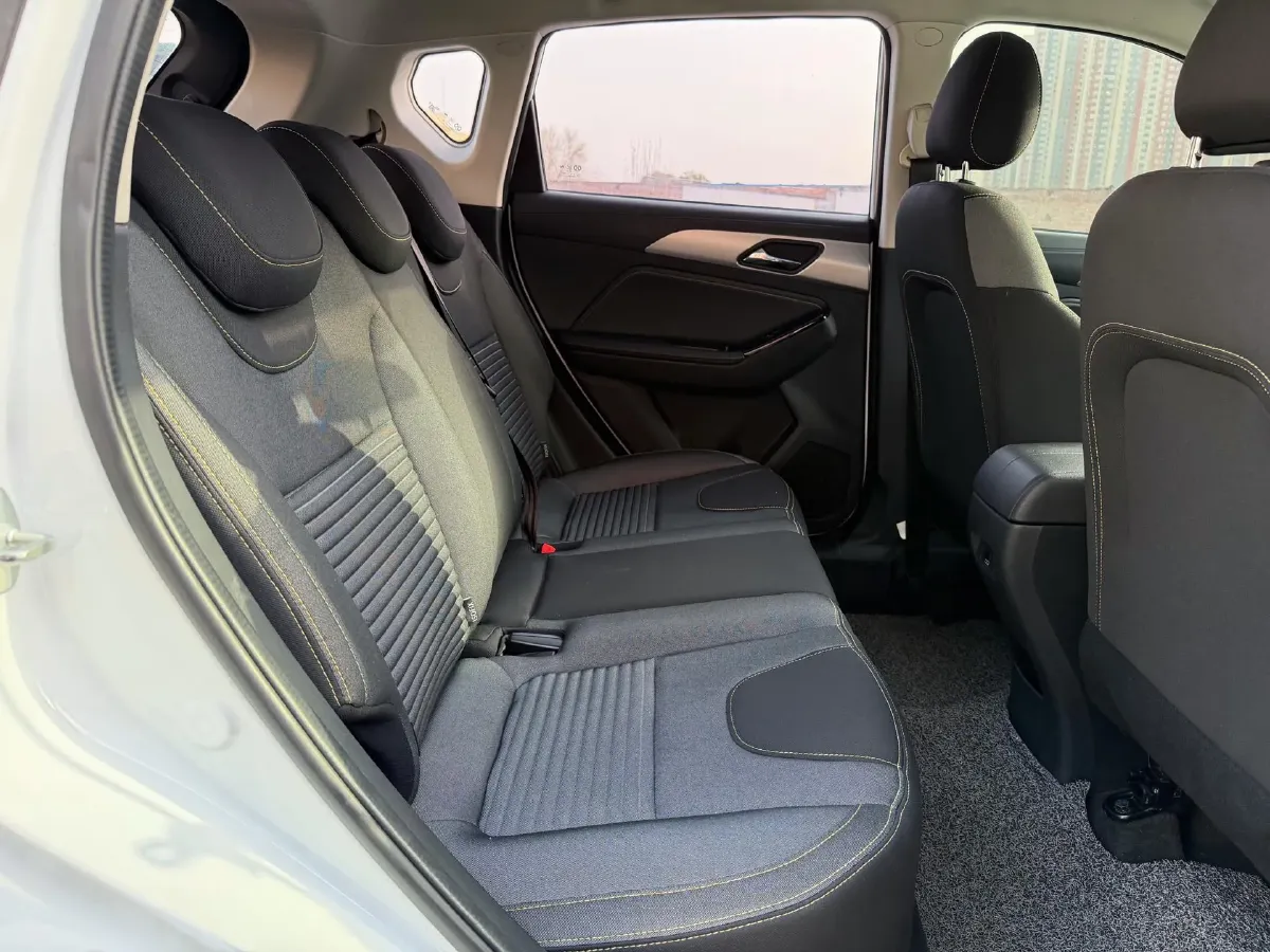 2019 BeiJing Auto X3 1.5L 116HP L4 4AT,autocango,china used car exporter,china ev exporter,chinese used car exporter,chinese used ev exporter