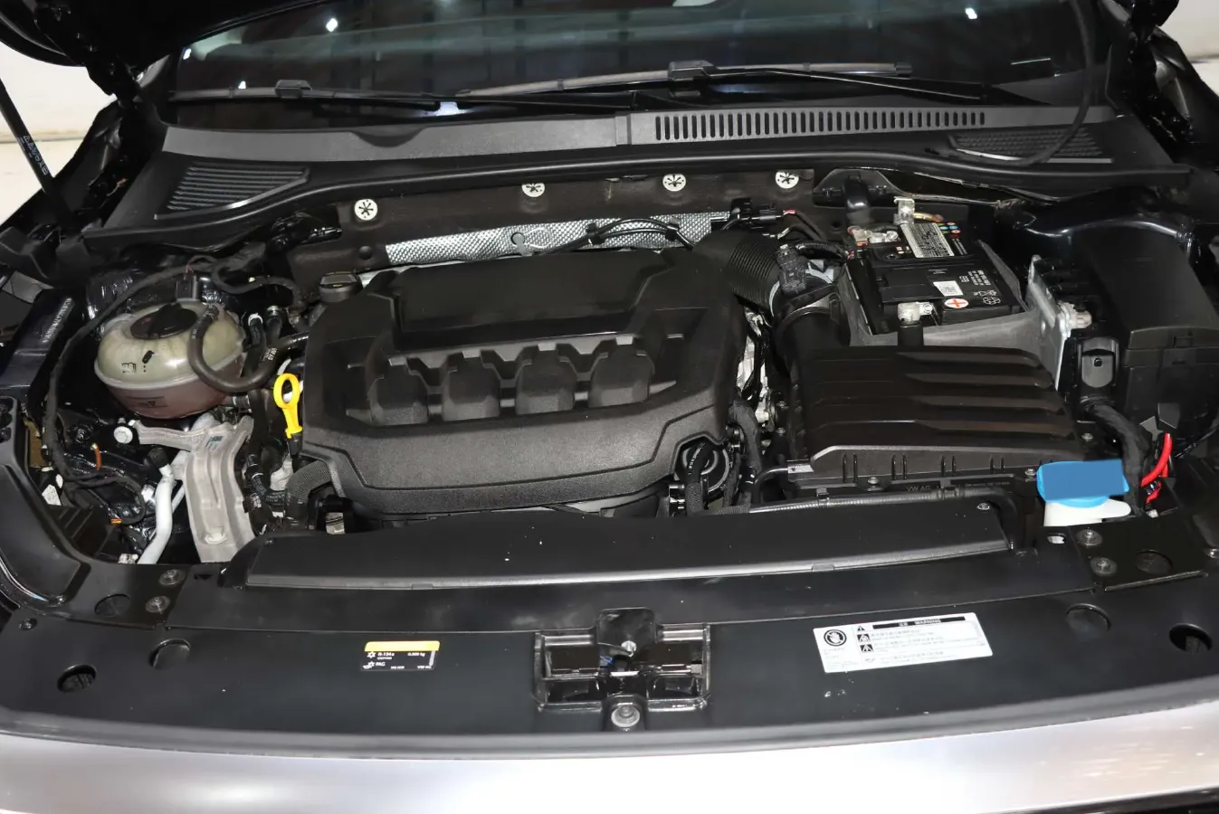 2023 Volkswagen Passat 2.0T 186HP L4 7DCT,autocango,china used car exporter,china ev exporter,chinese used car exporter,chinese used ev exporter