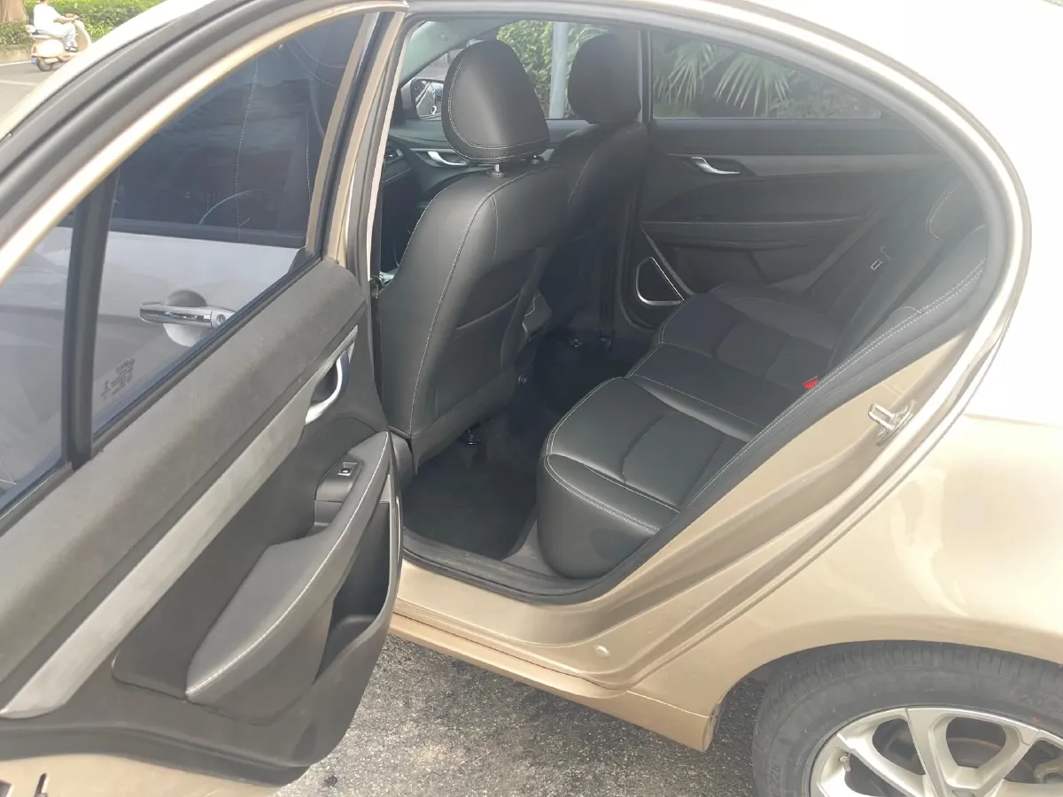 2021 Geely Emgrand 1.5L 109HP L4 CVT,autocango,china used car exporter,china ev exporter,chinese used car exporter,chinese used ev exporter