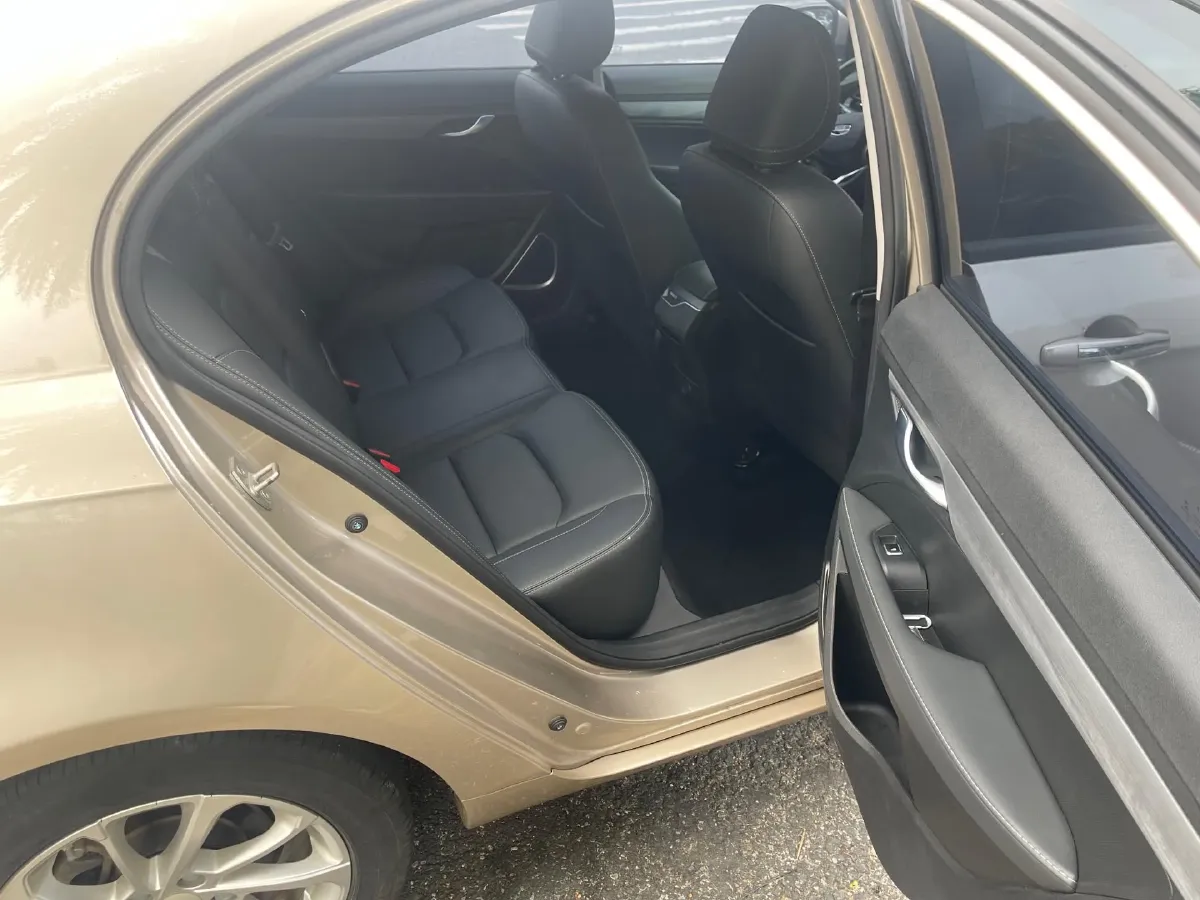 2021 Geely Emgrand 1.5L 109HP L4 CVT,autocango,china used car exporter,china ev exporter,chinese used car exporter,chinese used ev exporter