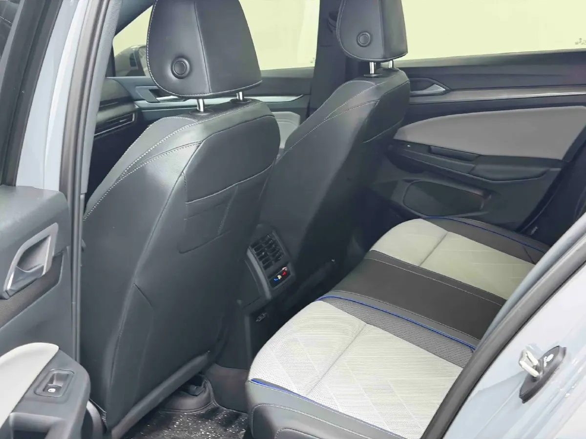 2025 Volkswagen Golf 1.5T 160HP L4 7DCT,autocango,china used car exporter,china ev exporter,chinese used car exporter,chinese used ev exporter