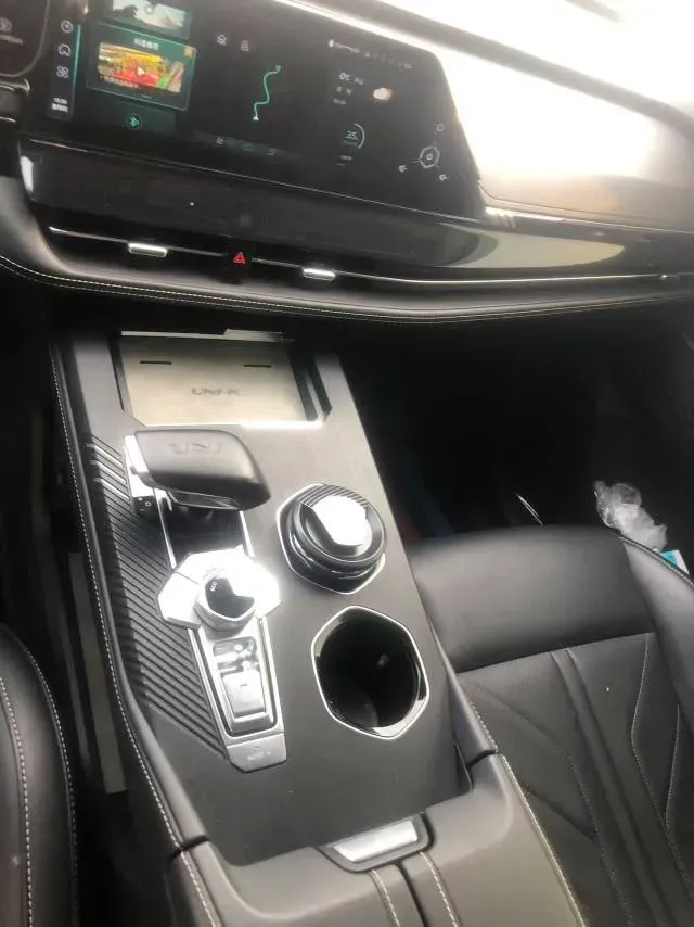 2024 ChangAn UNI-K 2.0T 233HP L4 8AT,autocango,china used car exporter,china ev exporter,chinese used car exporter,chinese used ev exporter