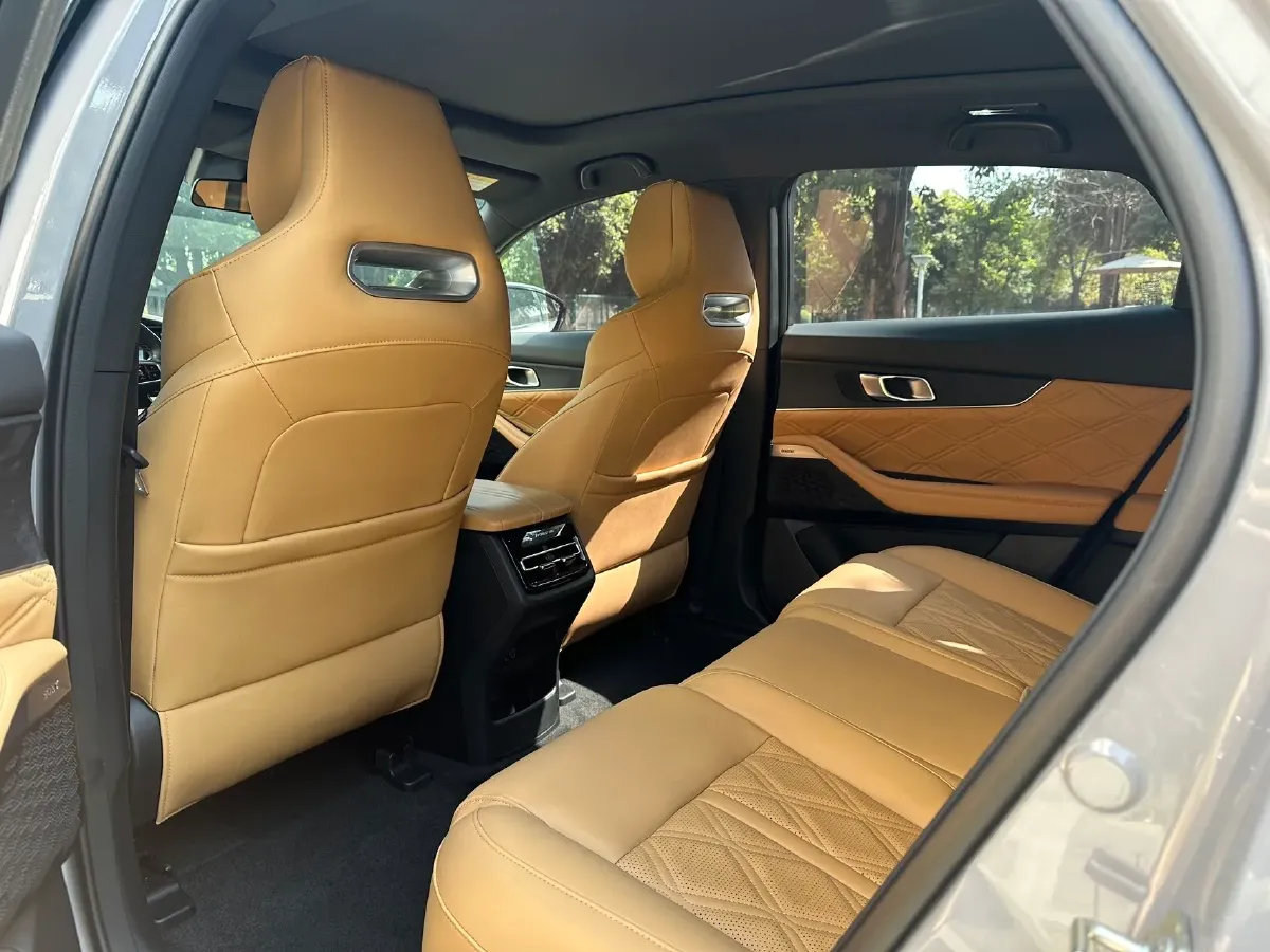 2023 ChangAn UNI-K 2.0T 233HP L4 8AT,autocango,china used car exporter,china ev exporter,chinese used car exporter,chinese used ev exporter