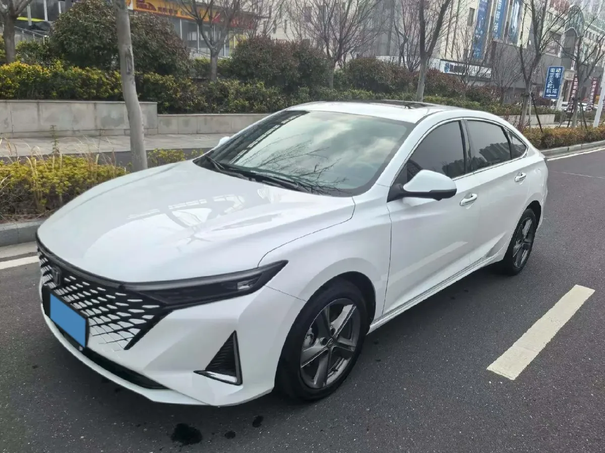 2023 ChangAn Raeton Plus 1.5T 188HP L4 7DCT,autocango,china used car exporter,china ev exporter,chinese used car exporter,chinese used ev exporter