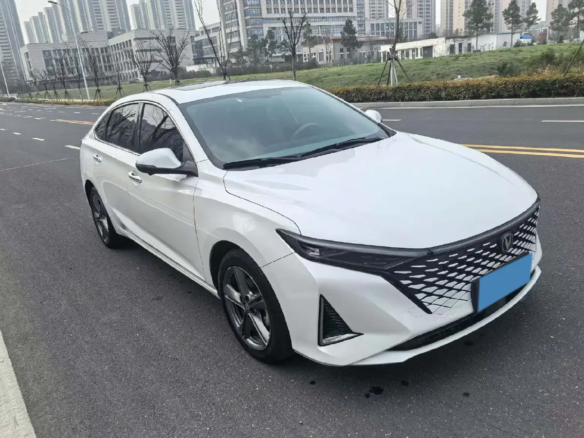 2023 ChangAn Raeton Plus 1.5T 188HP L4 7DCT,autocango,china used car exporter,china ev exporter,chinese used car exporter,chinese used ev exporter