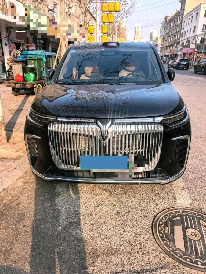 2025 Voyah Dream 1.5T 150HP L4 PHEV 41.7KWH,autocango,china used car exporter,china ev exporter,chinese used car exporter,chinese used ev exporter