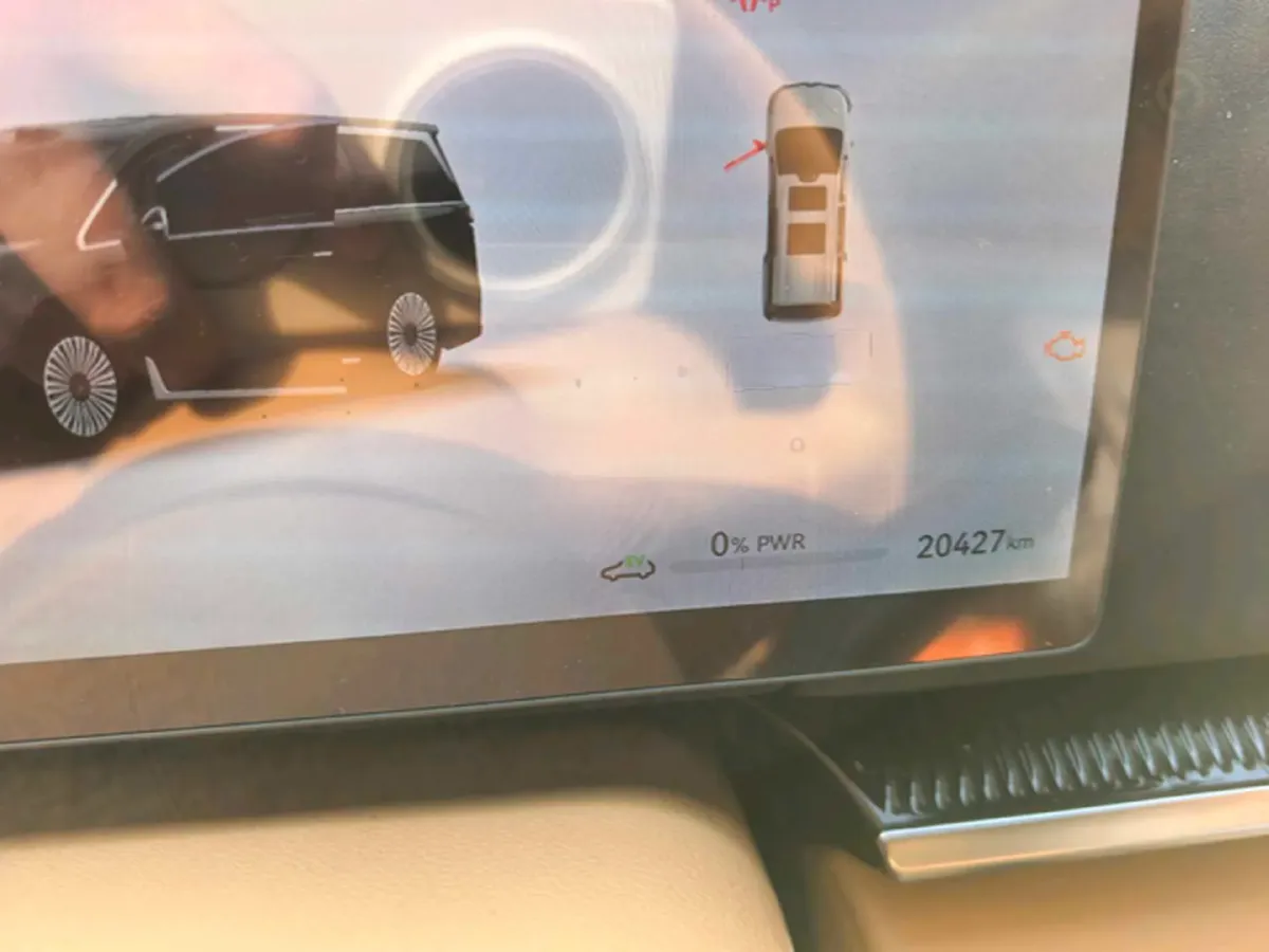 2025 Voyah Dream 1.5T 150HP L4 PHEV 41.7KWH,autocango,china used car exporter,china ev exporter,chinese used car exporter,chinese used ev exporter