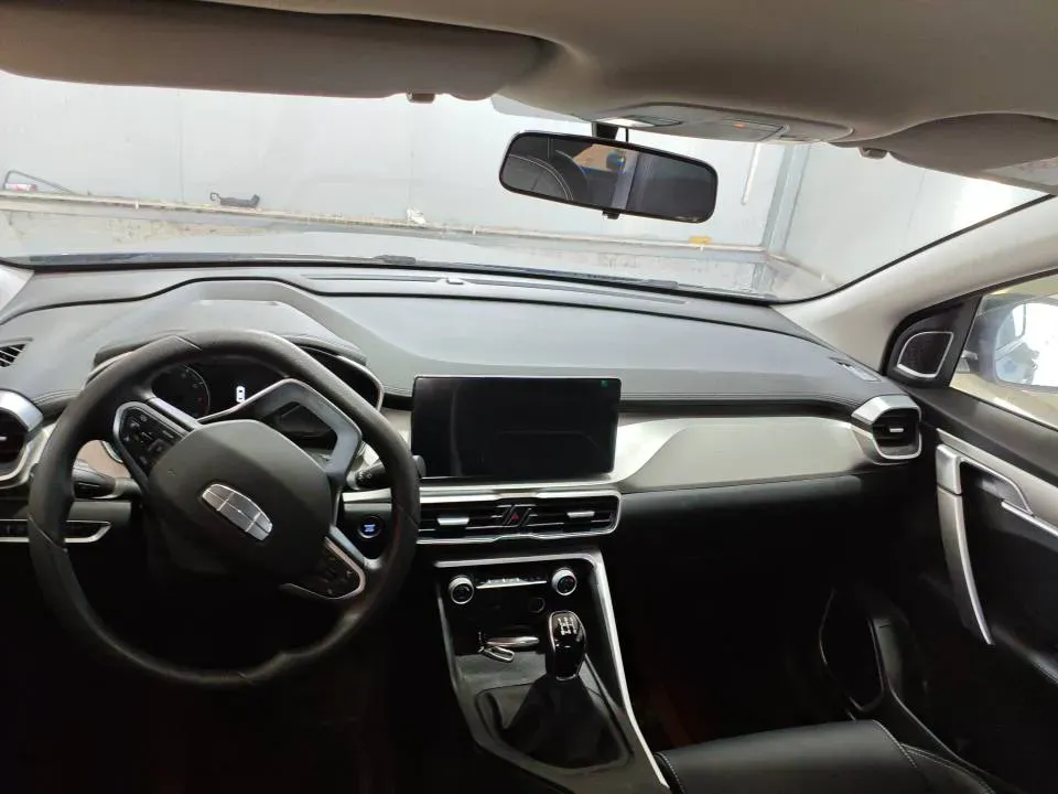 2025 Geely Coolray 1.5L 126HP L4 5MT,autocango,china used car exporter,china ev exporter,chinese used car exporter,chinese used ev exporter