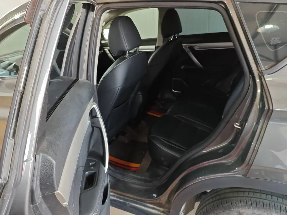 2025 Geely Coolray 1.5L 126HP L4 5MT,autocango,china used car exporter,china ev exporter,chinese used car exporter,chinese used ev exporter