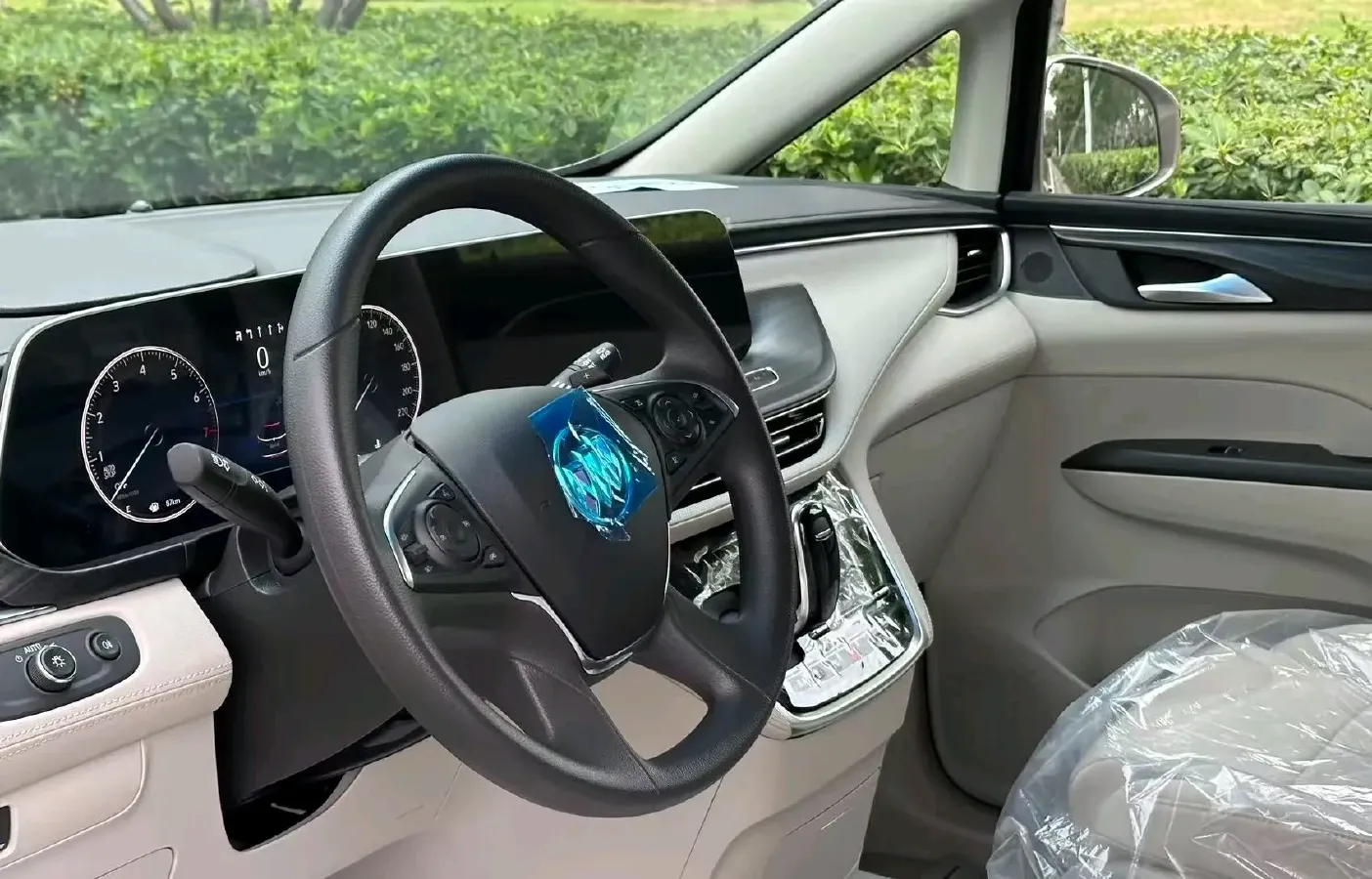 2023 Buick GL8 2.0T 237HP L4 9AT,autocango,china used car exporter,china ev exporter,chinese used car exporter,chinese used ev exporter