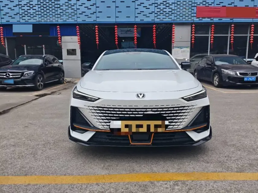 2023 ChangAn UNI-V 1.5T 188HP L4 7DCT,autocango,china used car exporter,china ev exporter,chinese used car exporter,chinese used ev exporter