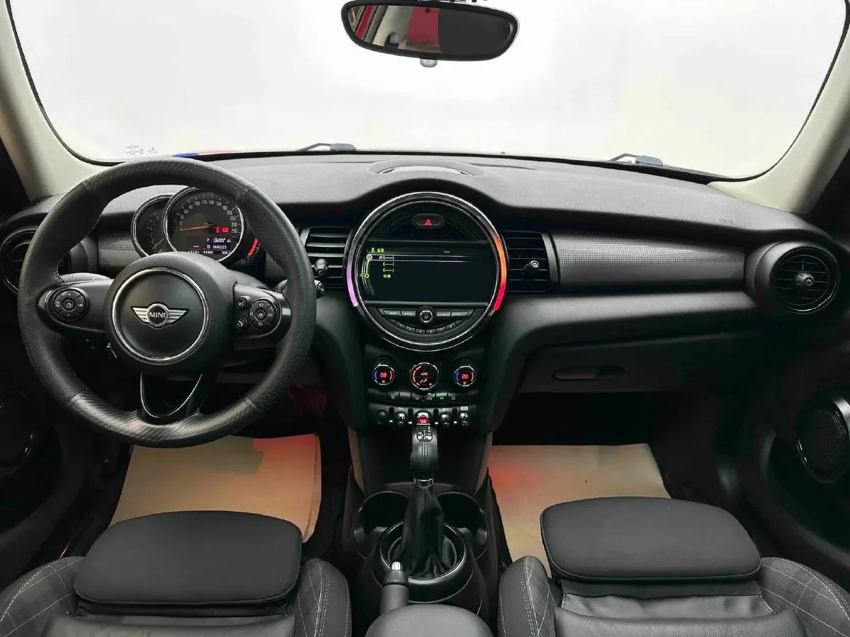 2016 MINI MINI 1.5T 136HP L3 6AT,autocango,china used car exporter,china ev exporter,chinese used car exporter,chinese used ev exporter