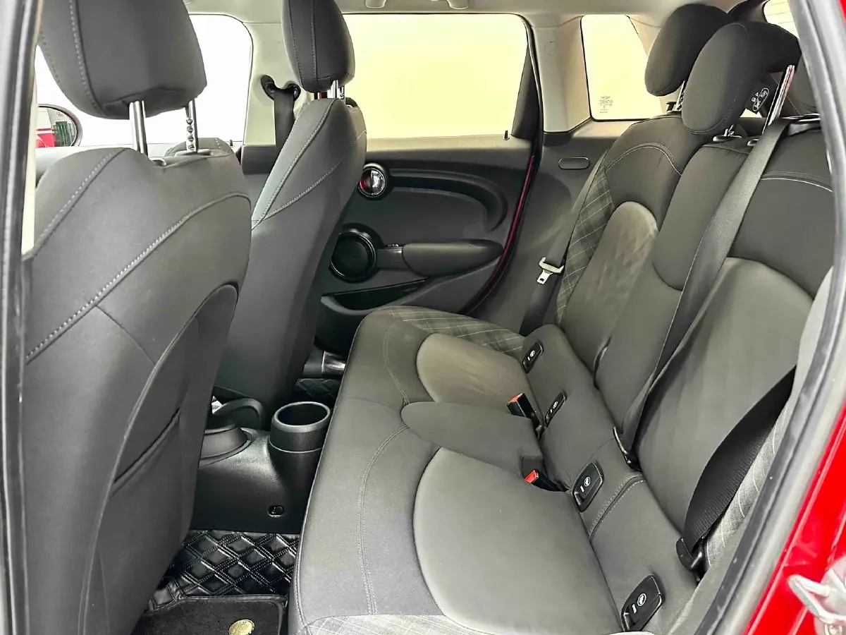 2016 MINI MINI 1.5T 136HP L3 6AT,autocango,china used car exporter,china ev exporter,chinese used car exporter,chinese used ev exporter