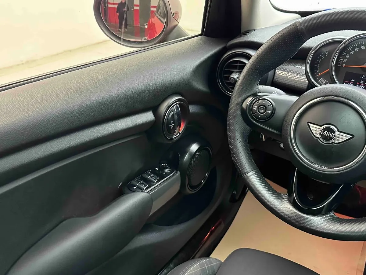 2016 MINI MINI 1.5T 136HP L3 6AT,autocango,china used car exporter,china ev exporter,chinese used car exporter,chinese used ev exporter