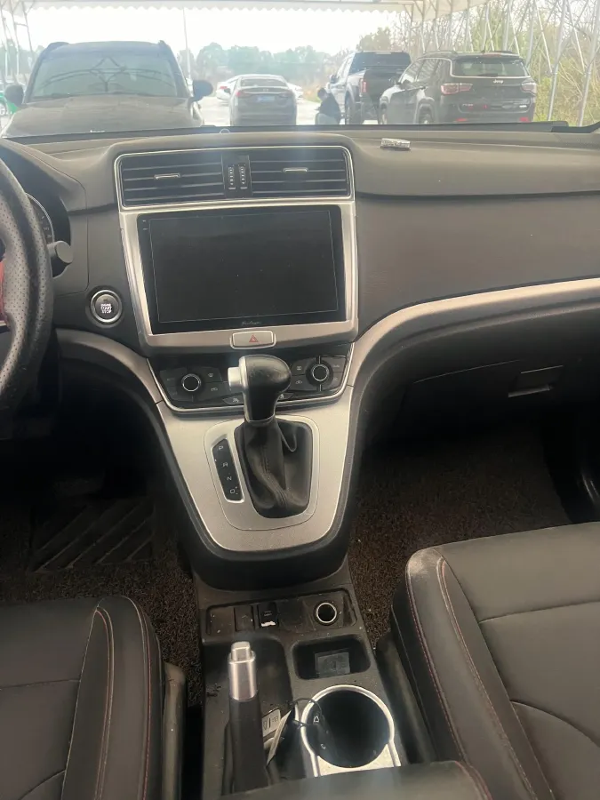 2018 Haval M6 1.5T 150HP L4 7DCT,autocango,china used car exporter,china ev exporter,chinese used car exporter,chinese used ev exporter