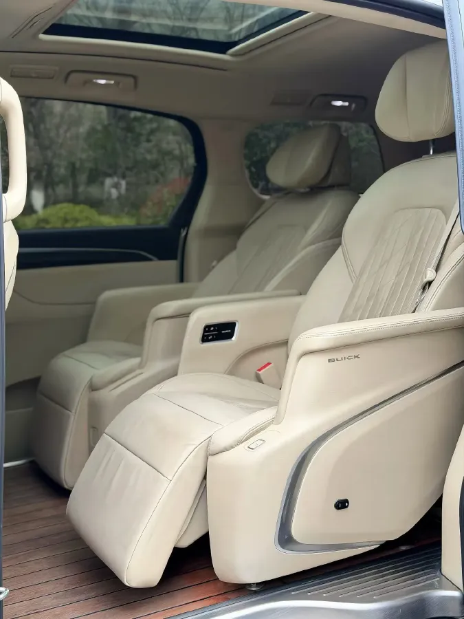 2022 Buick GL8 2.0T 237HP L4 9AT,autocango,china used car exporter,china ev exporter,chinese used car exporter,chinese used ev exporter