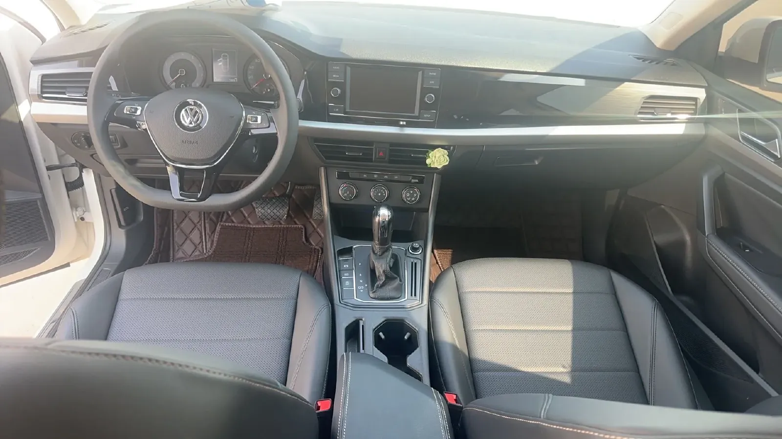 2019 Volkswagen Lavida 1.5L 113HP L4 6AT,autocango,china used car exporter,china ev exporter,chinese used car exporter,chinese used ev exporter