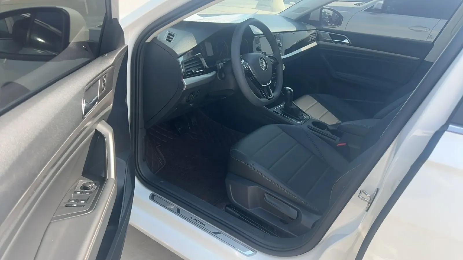 2019 Volkswagen Lavida 1.5L 113HP L4 6AT,autocango,china used car exporter,china ev exporter,chinese used car exporter,chinese used ev exporter