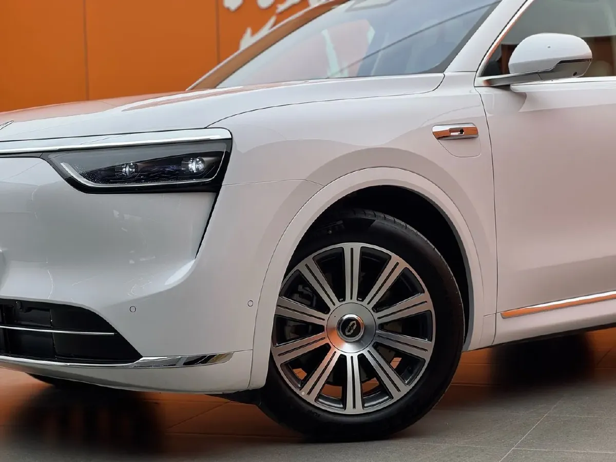 2025 AITO AITO M8 REEV 160HP REEV 53.4KWH,autocango,china used car exporter,china ev exporter,chinese used car exporter,chinese used ev exporter