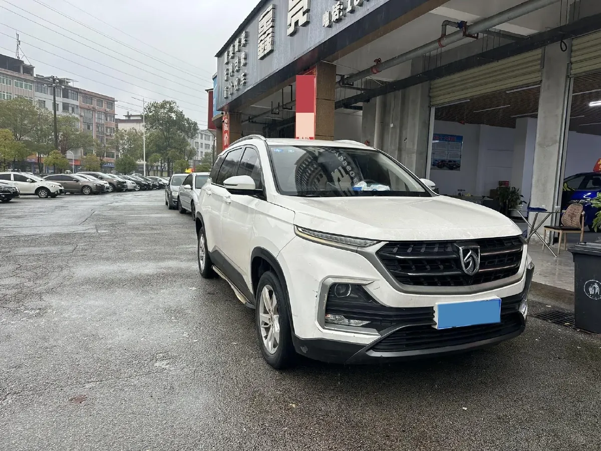 2019 BaoJun 530 1.5T 150HP L4 6MT,autocango,china used car exporter,china ev exporter,chinese used car exporter,chinese used ev exporter