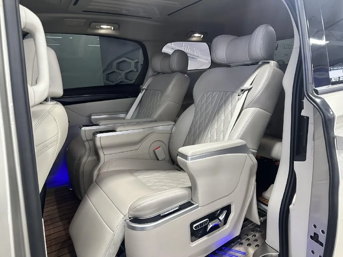 2022 Buick GL8 2.0T 237HP L4 9AT,autocango,china used car exporter,china ev exporter,chinese used car exporter,chinese used ev exporter