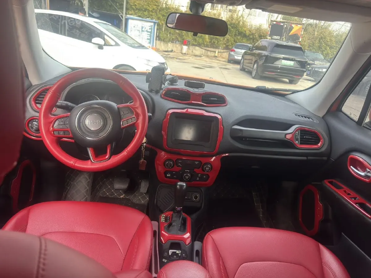 2018 Jeep Renegade 2.0L 148HP L4 9AT,autocango,china used car exporter,china ev exporter,chinese used car exporter,chinese used ev exporter