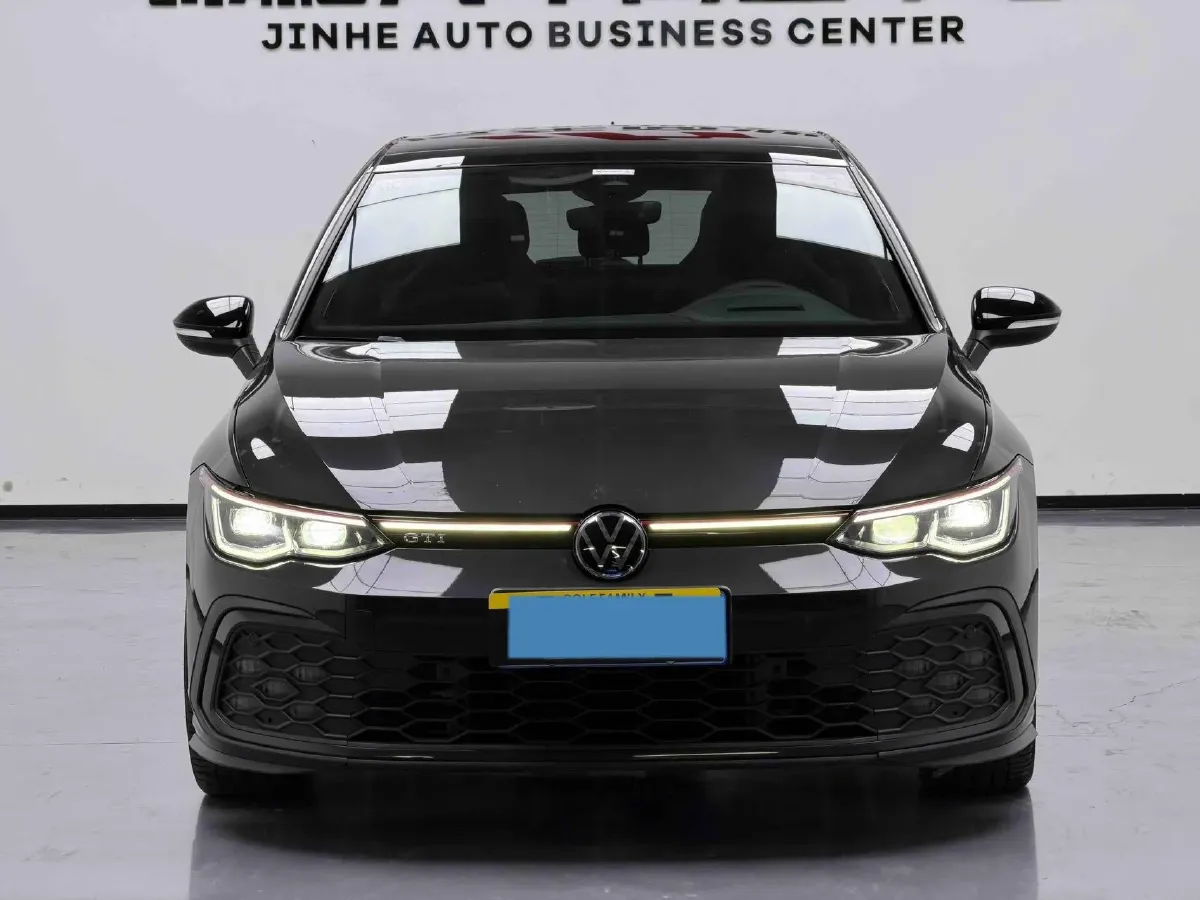 2021 Volkswagen GolfGTI 2.0T 220HP L4 7DCT,autocango,china used car exporter,china ev exporter,chinese used car exporter,chinese used ev exporter