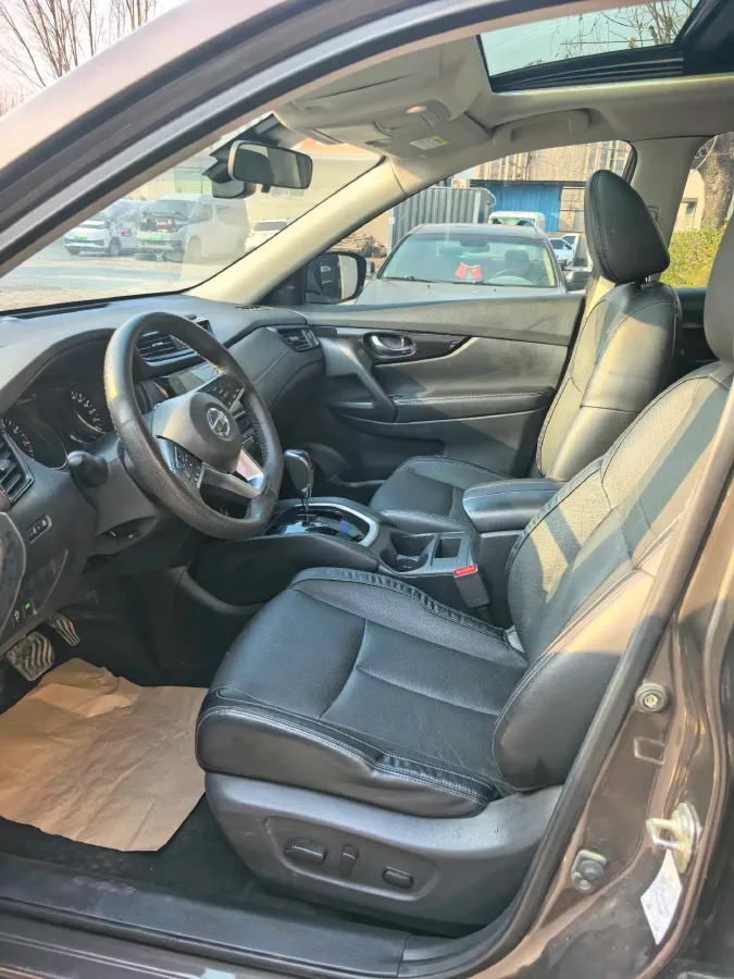 2019 Nissan X-Trail 2.0L 154HP L4 CVT,autocango,china used car exporter,china ev exporter,chinese used car exporter,chinese used ev exporter