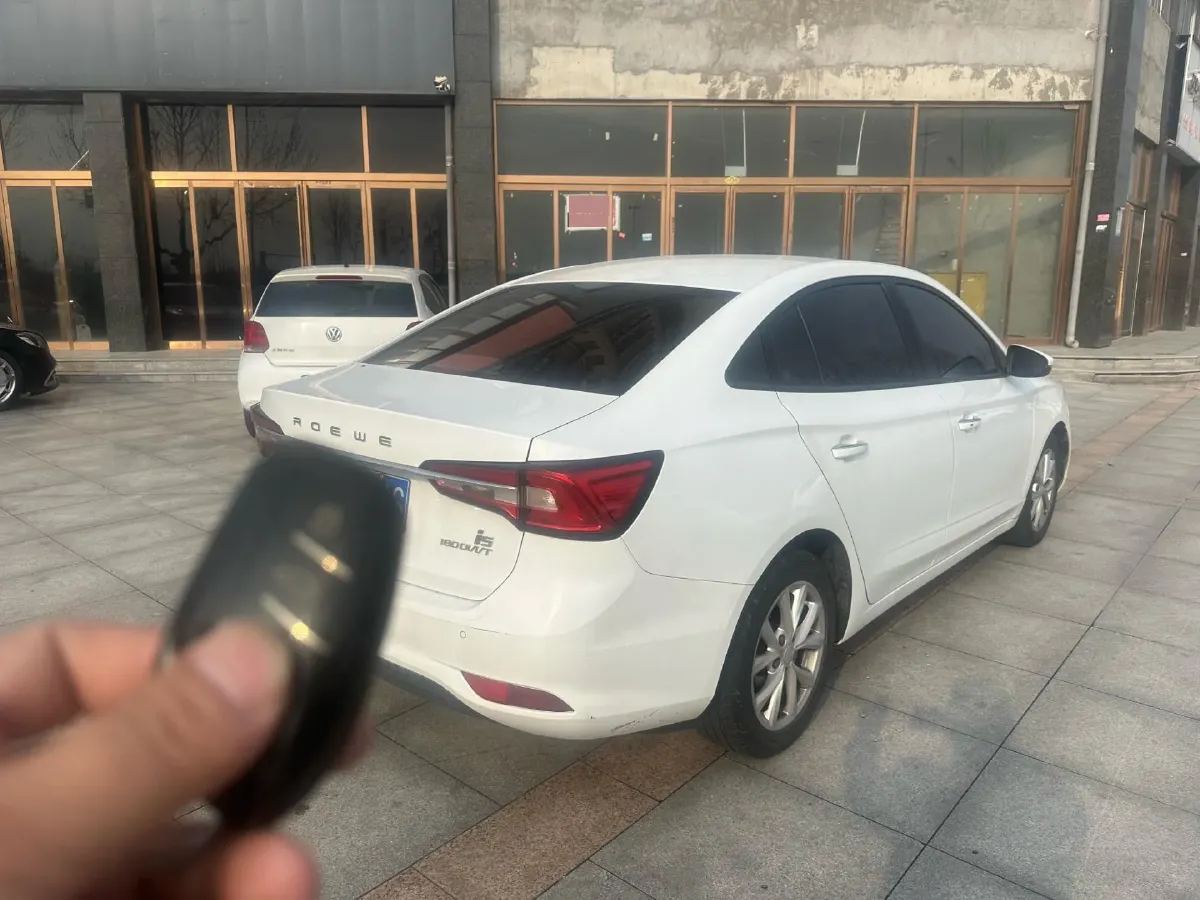 2020 Roewe i5 1.5L 120HP L4 CVT,autocango,china used car exporter,china ev exporter,chinese used car exporter,chinese used ev exporter