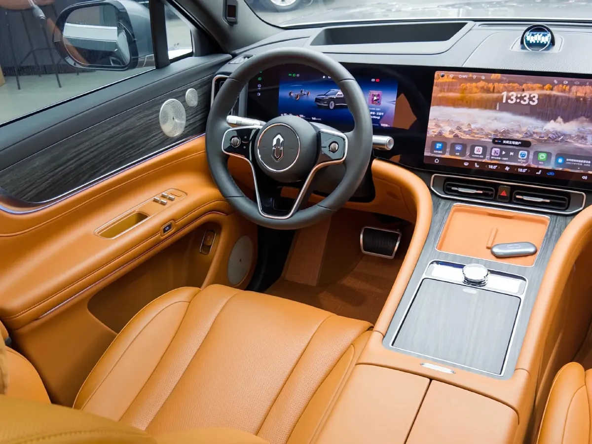 2025 AITO AITO M9 REEV 160HP REEV 52KWH,autocango,china used car exporter,china ev exporter,chinese used car exporter,chinese used ev exporter