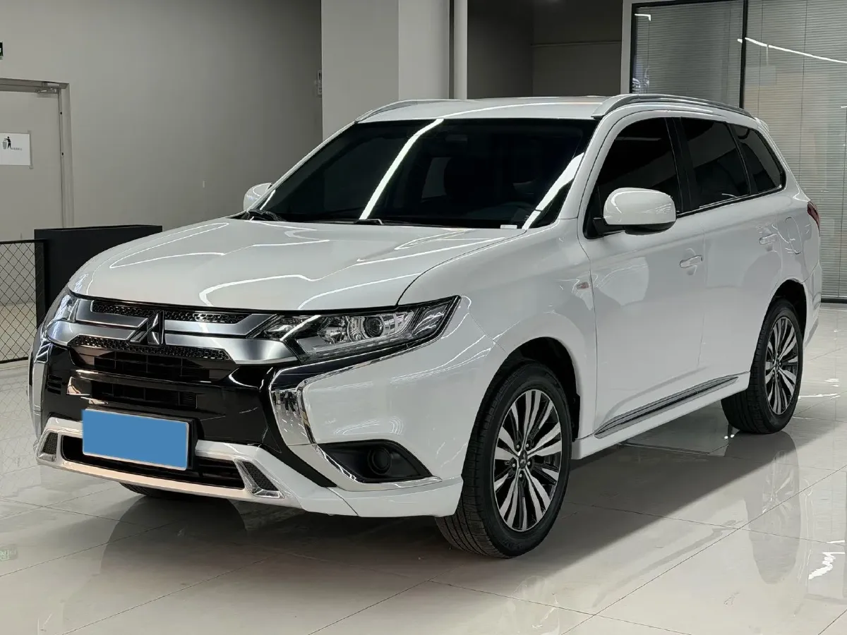2021 Mitsubishi Outlander 2.0L 166HP L4 CVT,autocango,china used car exporter,china ev exporter,chinese used car exporter,chinese used ev exporter