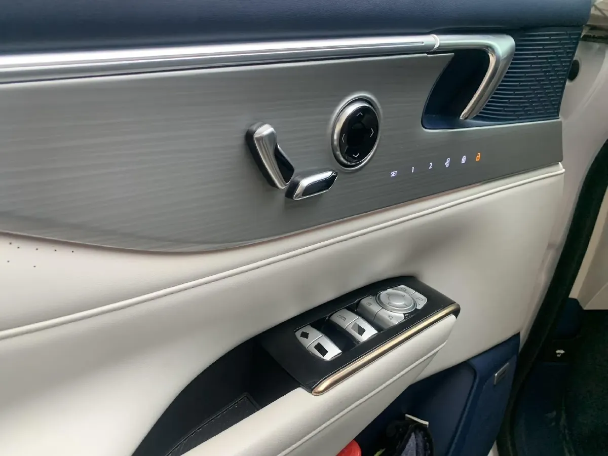 2024 Buick GL8 1.5T 180HP L4 2DHT PHEV 24.4KWH,autocango,china used car exporter,china ev exporter,chinese used car exporter,chinese used ev exporter