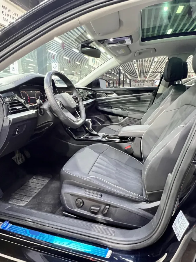 2024 Volkswagen Passat 2.0T 186HP L4 7DCT,autocango,china used car exporter,china ev exporter,chinese used car exporter,chinese used ev exporter