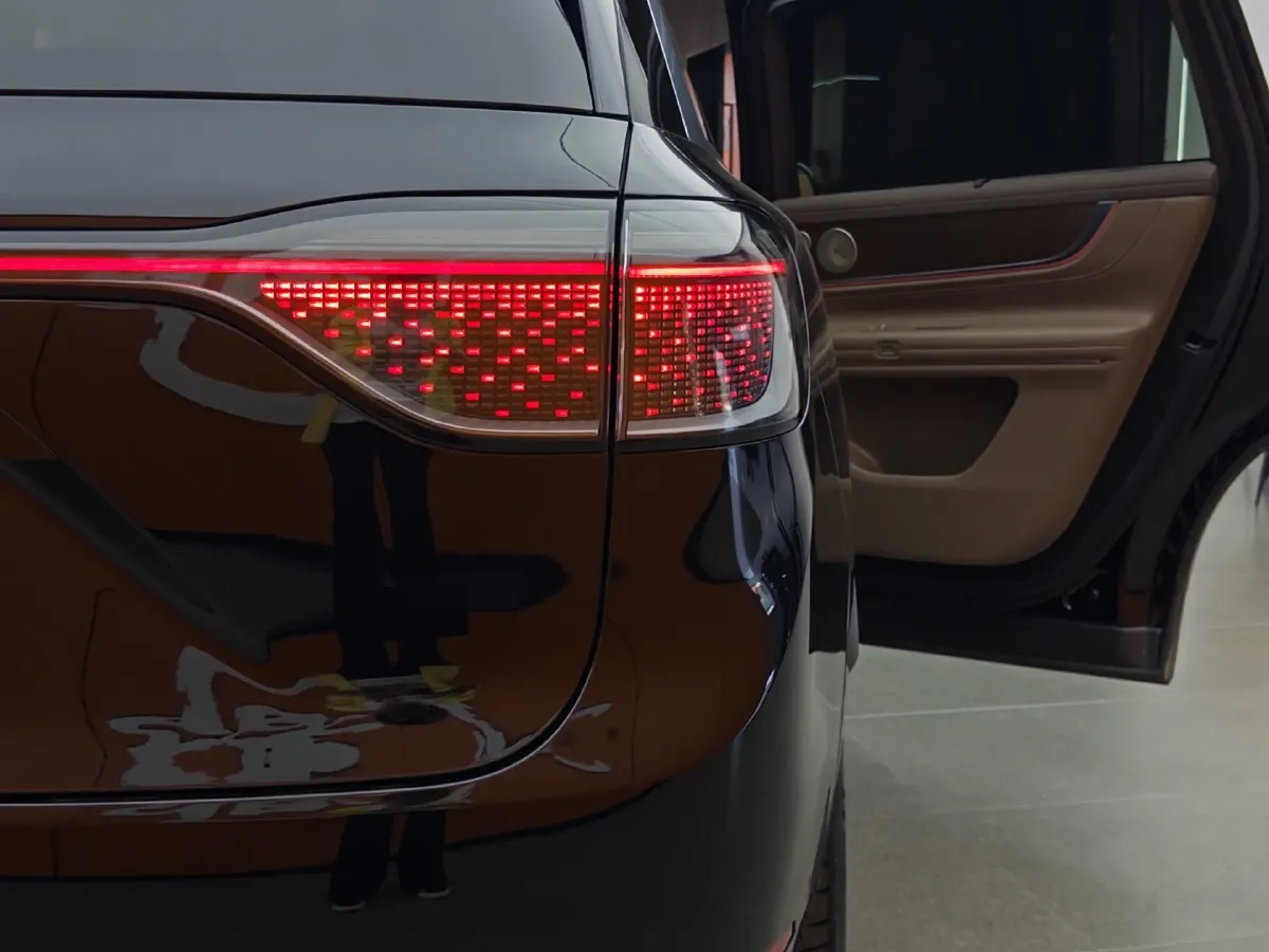 2024 AITO AITO M9 1.5T 152HP L4 REEV 42KWH,autocango,china used car exporter,china ev exporter,chinese used car exporter,chinese used ev exporter