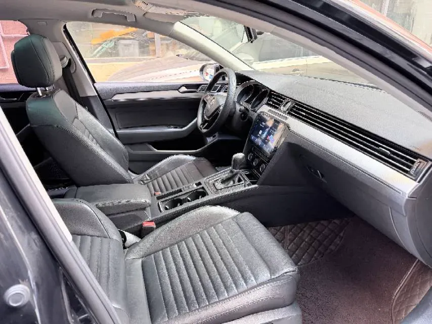 2018 Volkswagen Magotan 1.8T 180HP L4 7DCT,autocango,china used car exporter,china ev exporter,chinese used car exporter,chinese used ev exporter