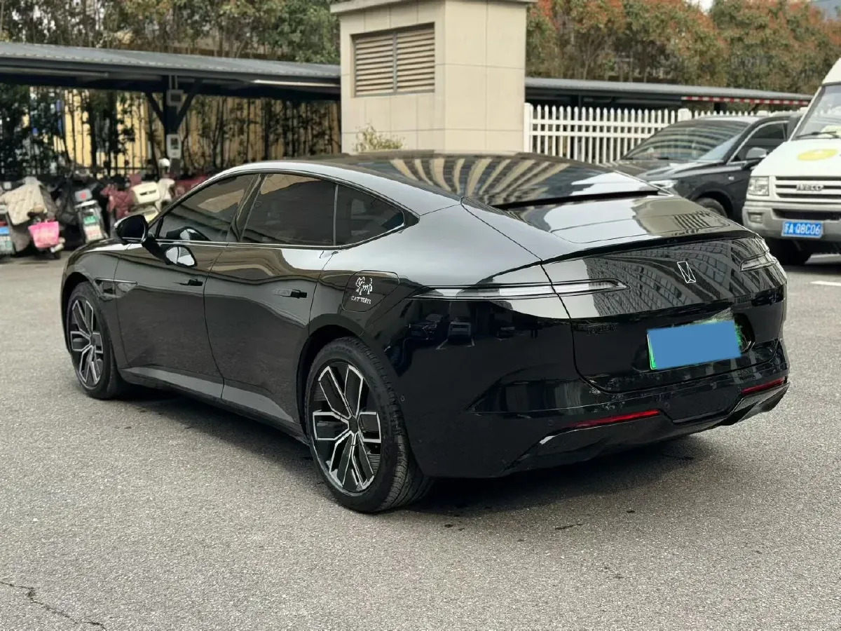 2025 Avatr 12 1.5T 156HP L4 REEV,autocango,china used car exporter,china ev exporter,chinese used car exporter,chinese used ev exporter