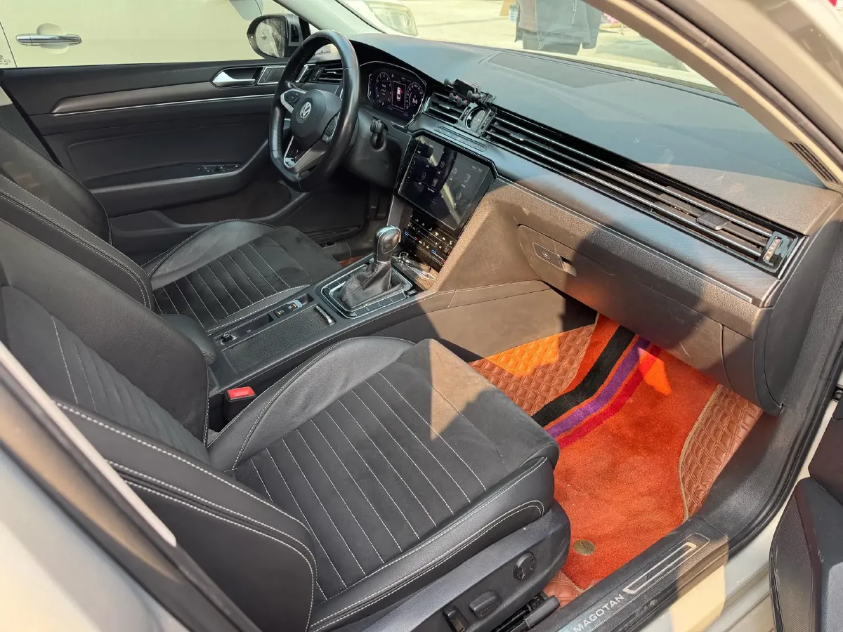 2020 Volkswagen Magotan 2.0T 220HP L4 7DCT,autocango,china used car exporter,china ev exporter,chinese used car exporter,chinese used ev exporter