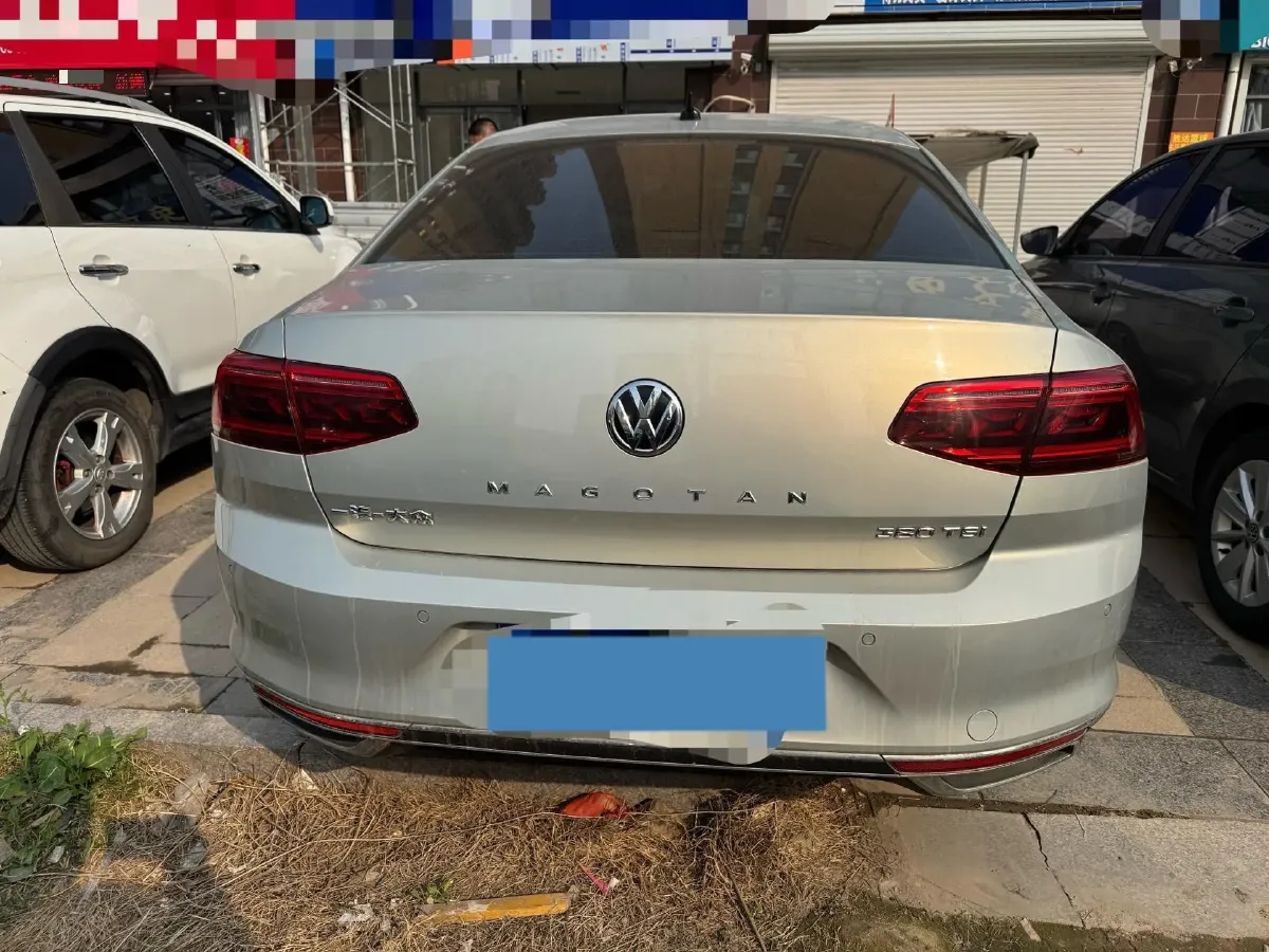 2020 Volkswagen Magotan 2.0T 220HP L4 7DCT,autocango,china used car exporter,china ev exporter,chinese used car exporter,chinese used ev exporter