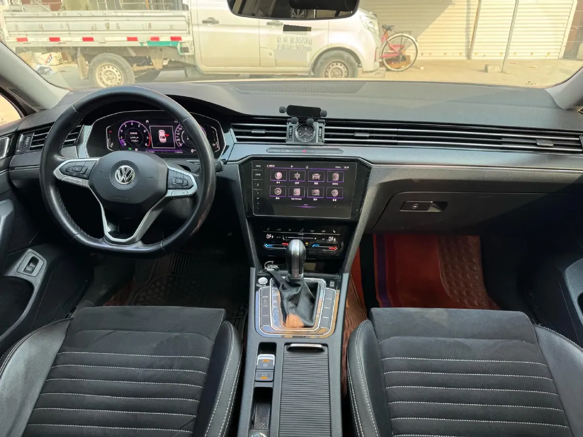 2020 Volkswagen Magotan 2.0T 220HP L4 7DCT,autocango,china used car exporter,china ev exporter,chinese used car exporter,chinese used ev exporter