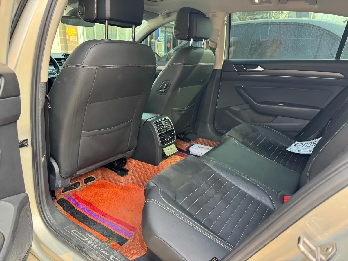 2020 Volkswagen Magotan 2.0T 220HP L4 7DCT,autocango,china used car exporter,china ev exporter,chinese used car exporter,chinese used ev exporter