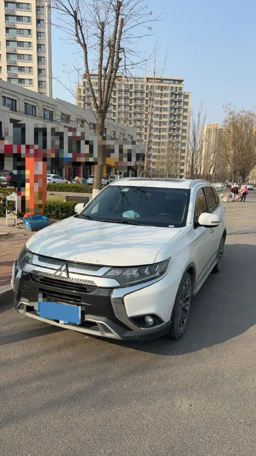 2019 Mitsubishi Outlander 2.4L 192HP L4 CVT,autocango,china used car exporter,china ev exporter,chinese used car exporter,chinese used ev exporter