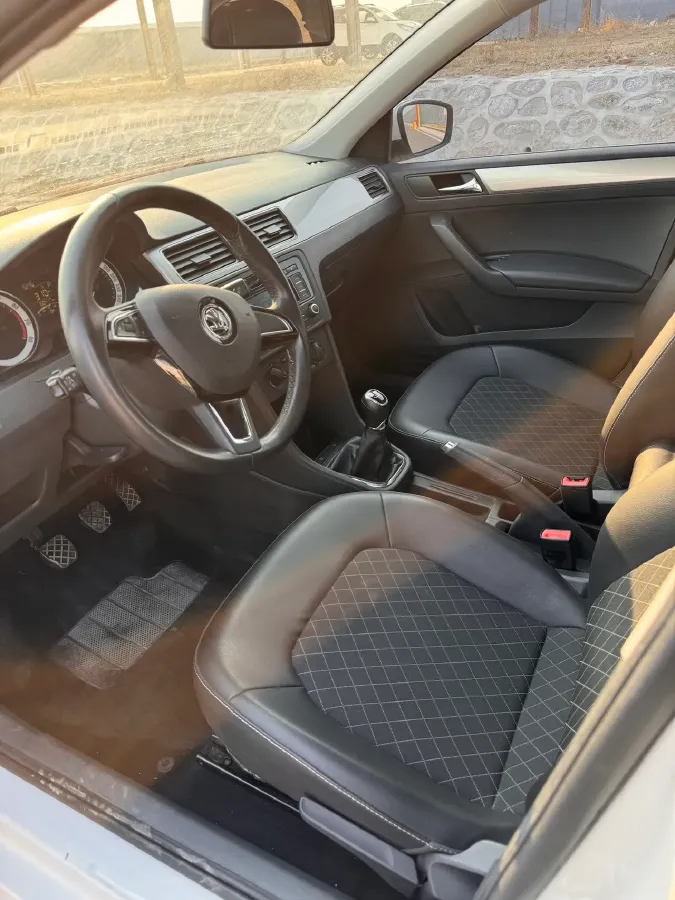 2019 SWM G01 1.5T 156HP L4 6MT,autocango,china used car exporter,china ev exporter,chinese used car exporter,chinese used ev exporter