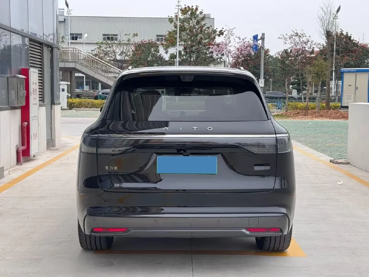 2025 AITO AITO M8 REEV 160HP REEV 53.4KWH,autocango,china used car exporter,china ev exporter,chinese used car exporter,chinese used ev exporter