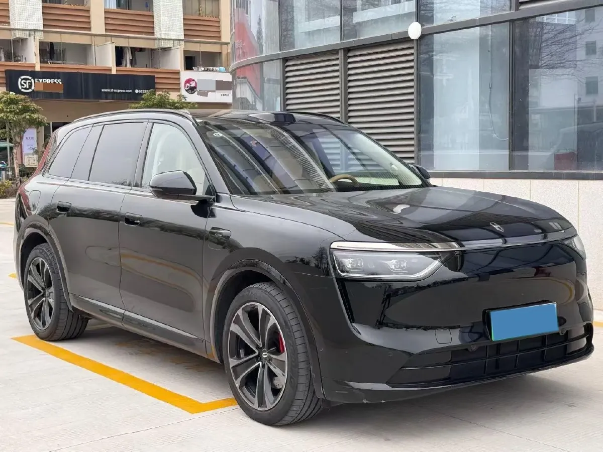 2025 AITO AITO M8 REEV 160HP REEV 53.4KWH,autocango,china used car exporter,china ev exporter,chinese used car exporter,chinese used ev exporter