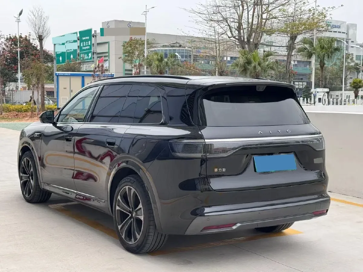 2025 AITO AITO M8 REEV 160HP REEV 53.4KWH,autocango,china used car exporter,china ev exporter,chinese used car exporter,chinese used ev exporter